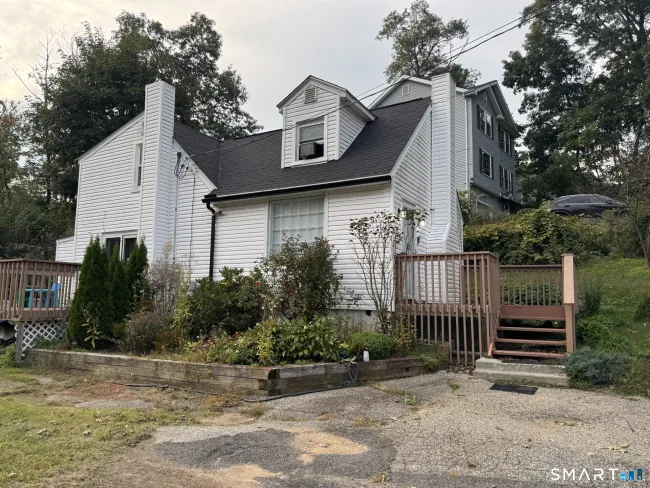 51 Oronoque Trail