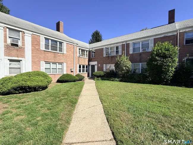 1076 East Main Street #1