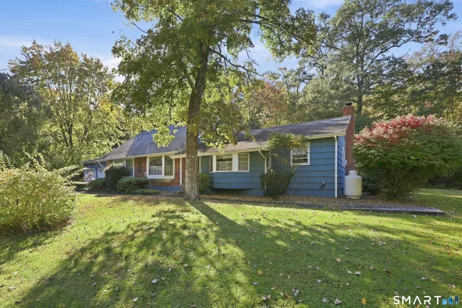 1 Knollwood Lane, New Fairfield, CT