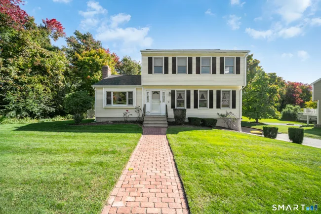 18 Carriage Drive