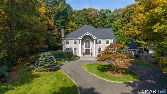 10 Taunton Hill Road