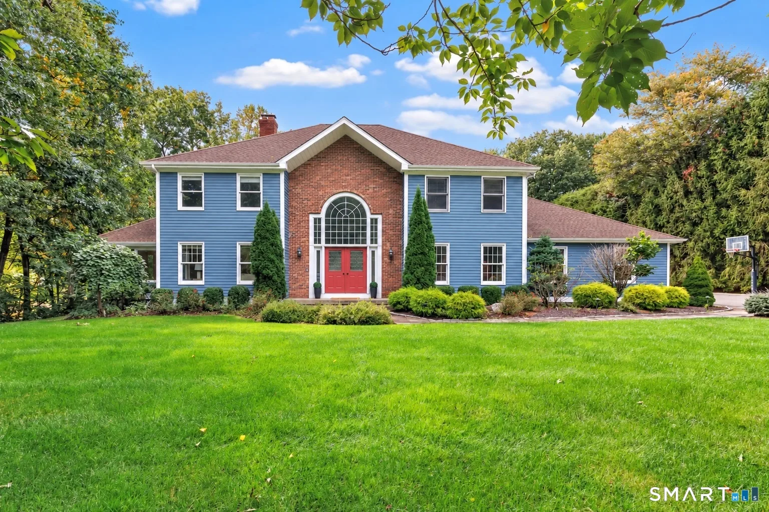 3 Crescent Lane, Trumbull, CT