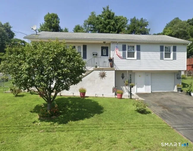 49 Holiday Hill