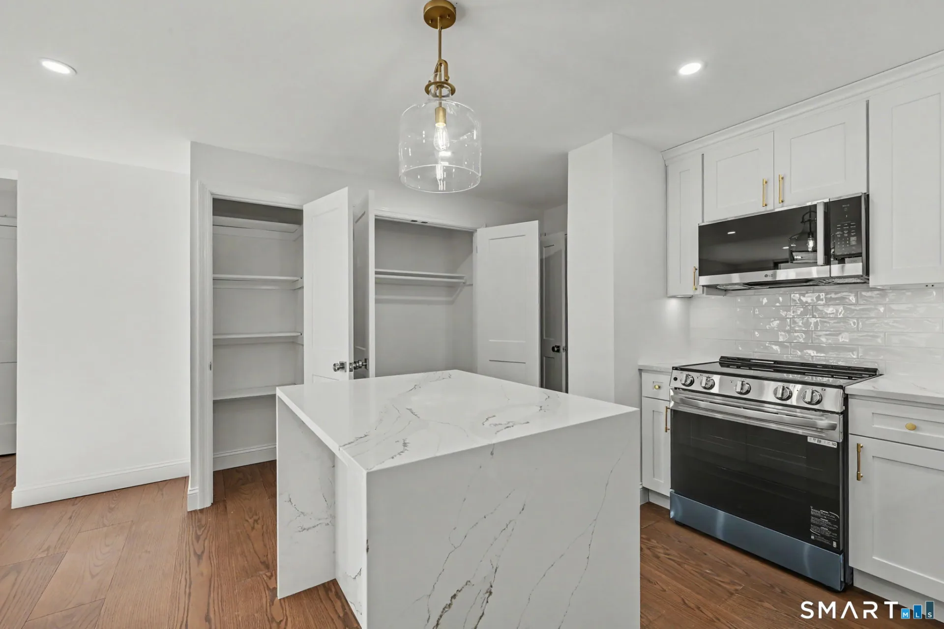 1525 East Putnam Avenue #206, Greenwich, CT