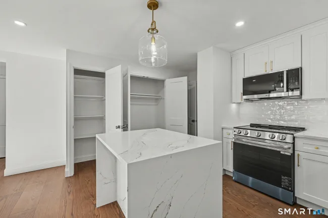 1525 East Putnam Avenue #206