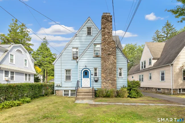 109 Oaklawn Avenue