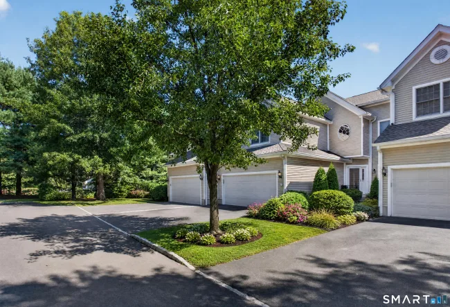 17 Regency Circle #17