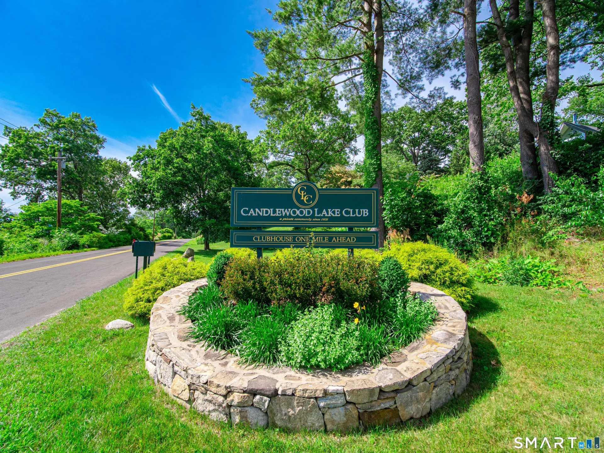 9 Chimney Point Road, New Milford, CT