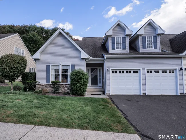 15 Hampshire Drive #15