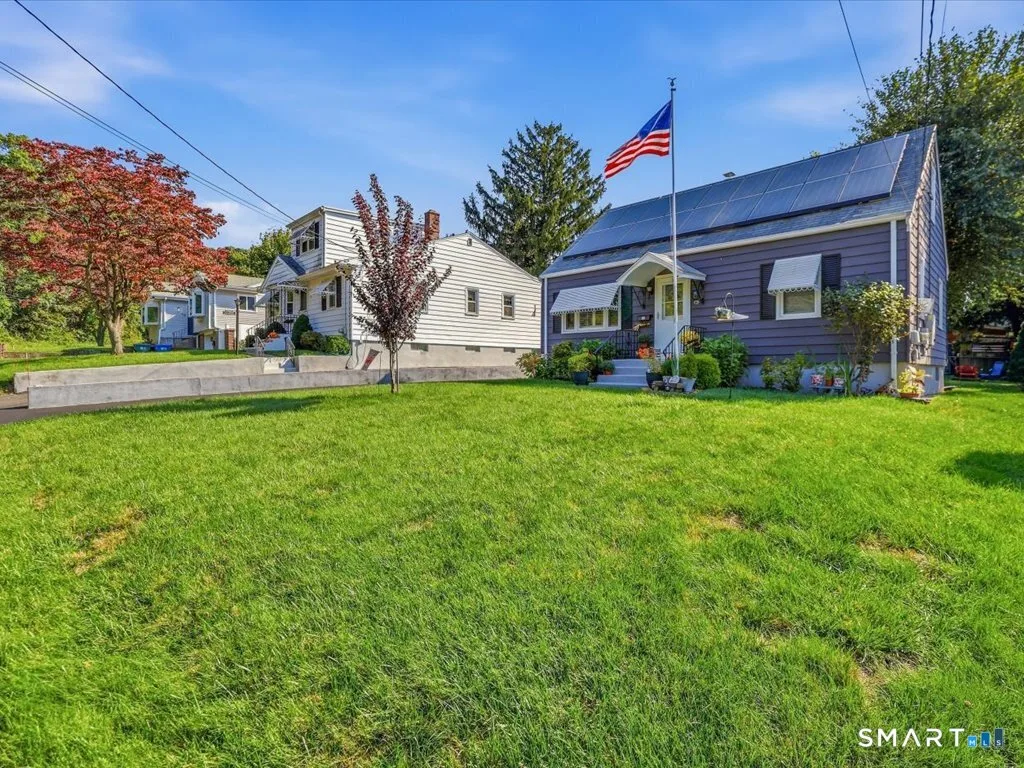 87 Beechwood Avenue, Hamden, CT