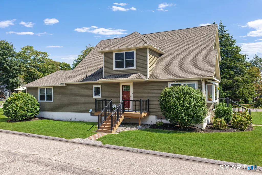 27 Mystic Avenue, Stonington, CT