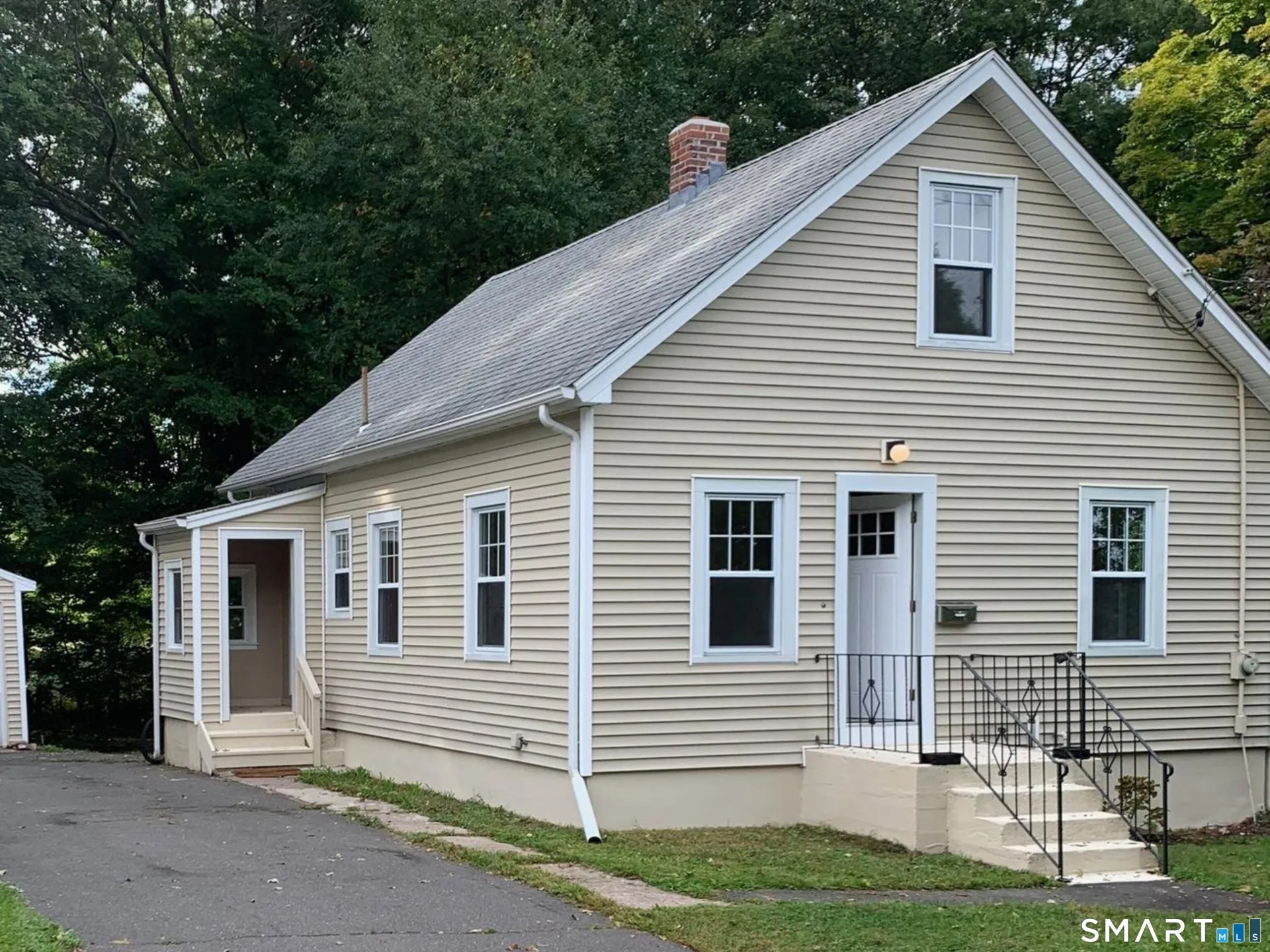 86 Lincoln Avenue, Bristol, CT