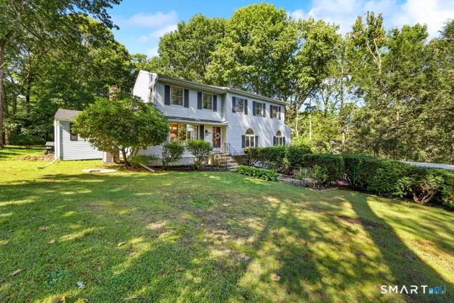 25 Crestwood Drive