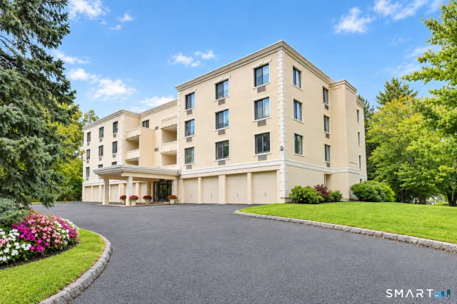 1525 East Putnam Avenue #306
