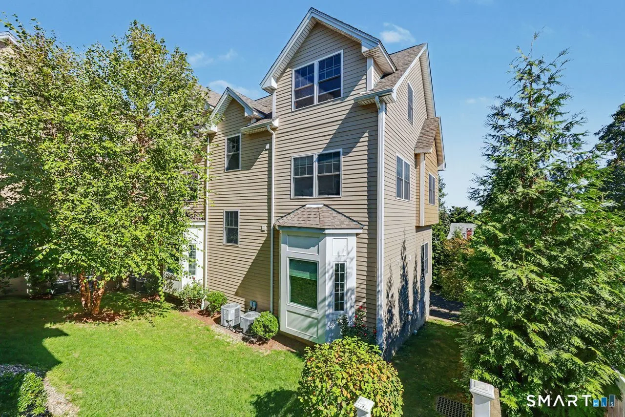 108 Seaside Avenue #16, Stamford, CT