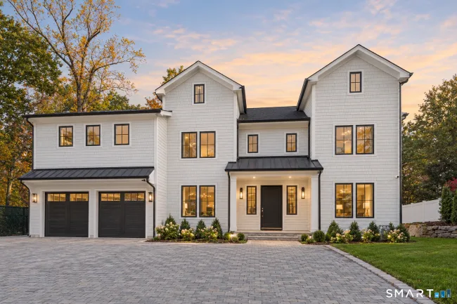 8 Hickory Drive