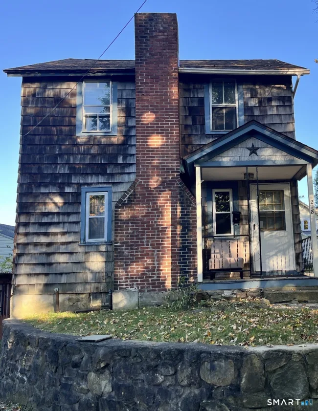 218 Oak Street