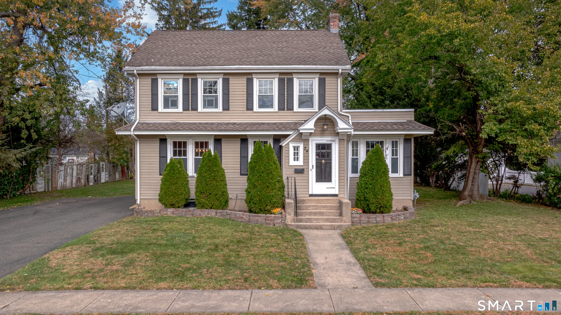 24 Giddings Avenue, Windsor, CT