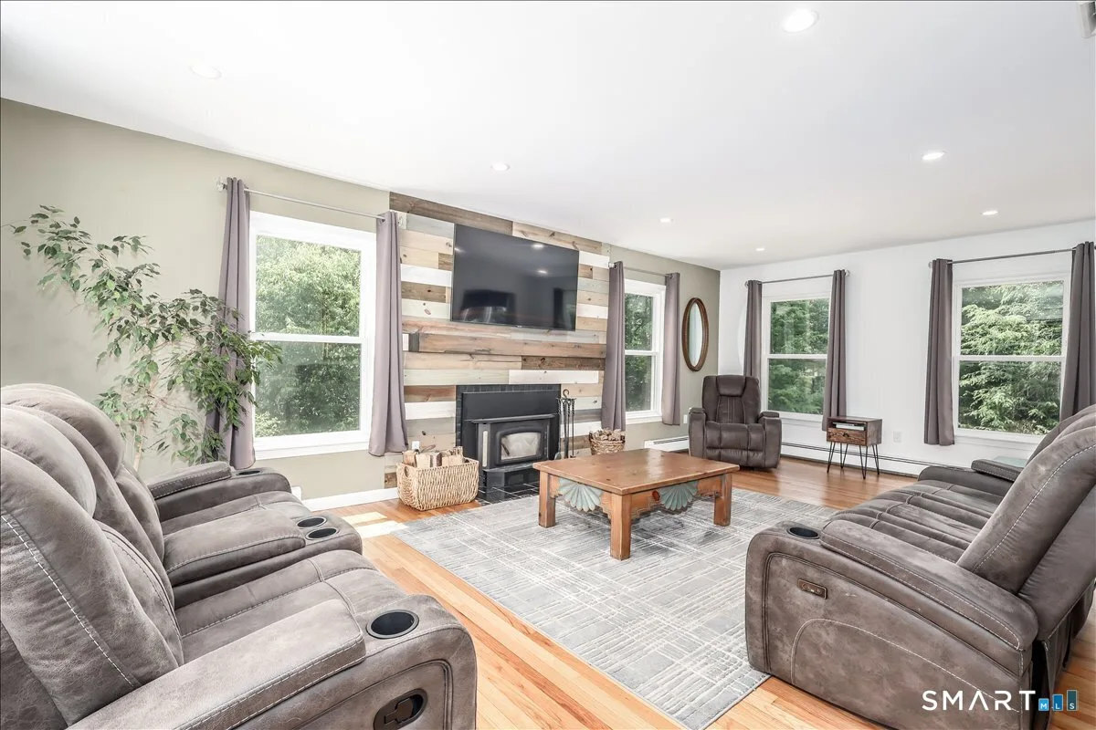 8 White Pine Drive, Brookfield, CT