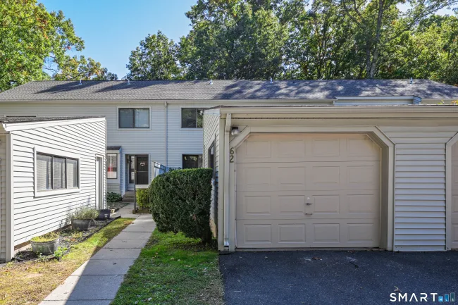 62 Farmington Chase Crescent