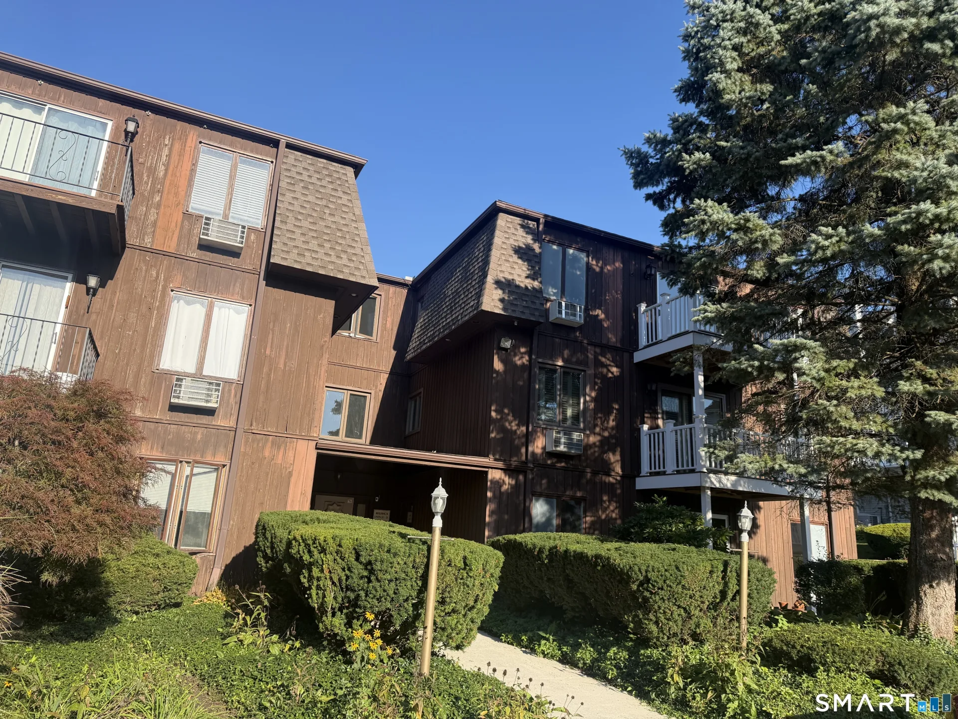 136 Deer Hill Avenue #B20, Danbury, CT