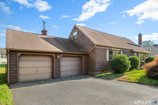 559 Oak Bluff Avenue