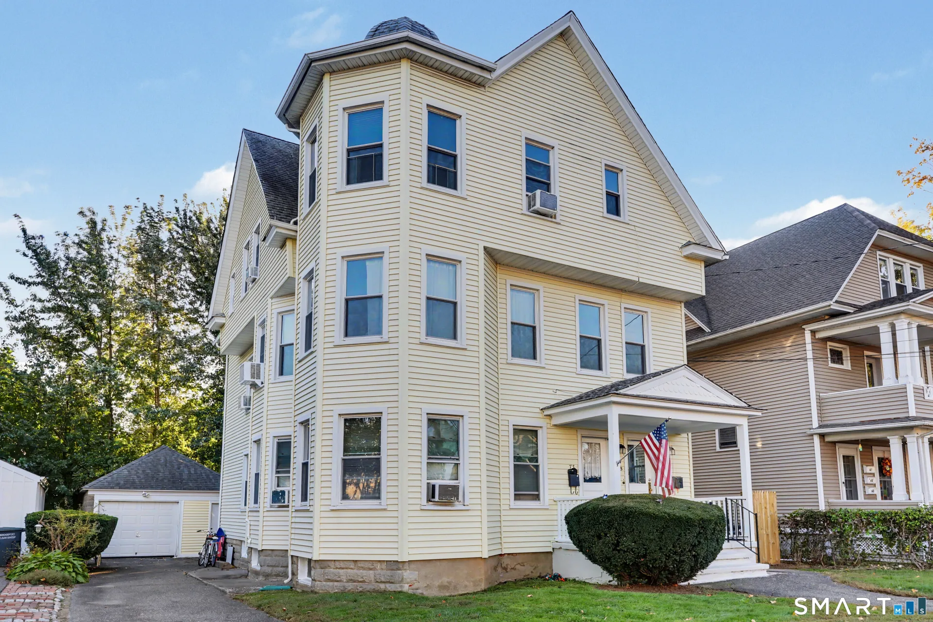 73-75 Fairlawn Avenue, Bridgeport, CT