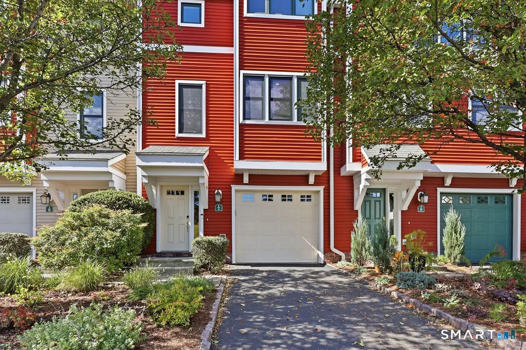 645 Prospect Avenue #7, West Hartford, CT
