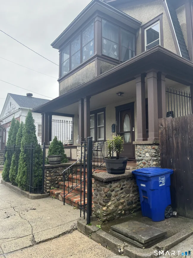 33-35 Ash Street