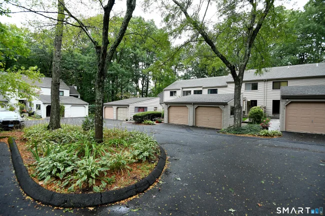 37 Farmington Chase Crescent #37