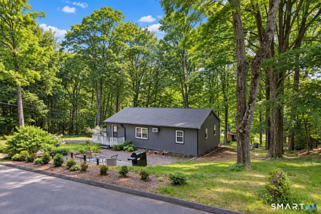 10 Brook Drive