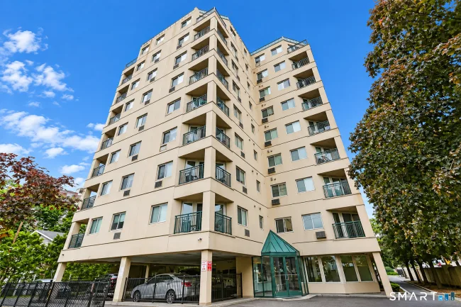 104 North Street #404