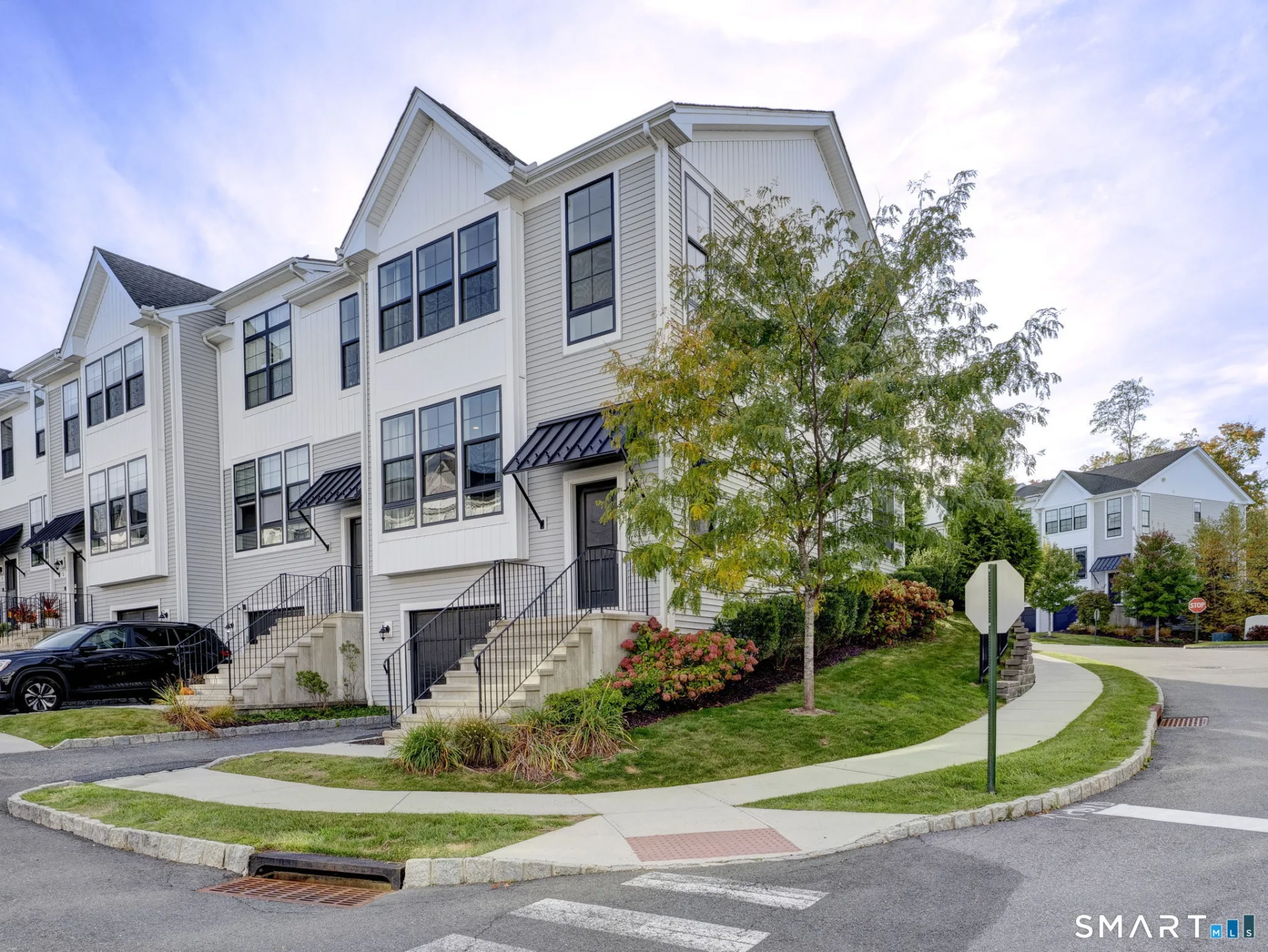 1 West Cross Trail #120, Danbury, CT