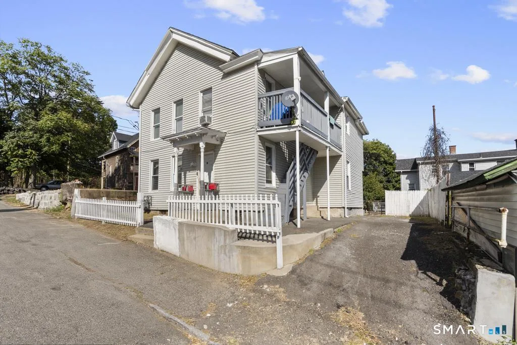 62 North Leonard Street, Waterbury, CT