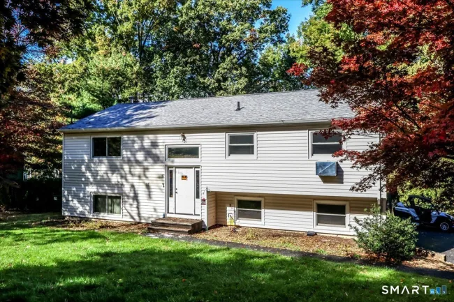 17 Sterling Drive