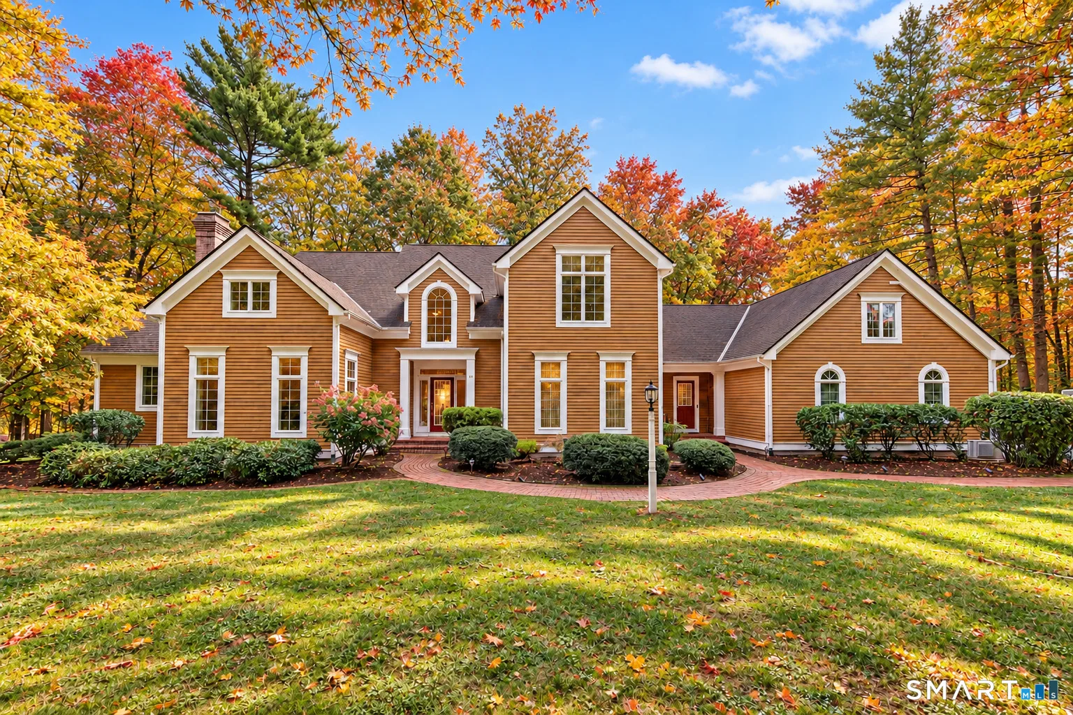 10 Whitman Pond Road, Simsbury, CT