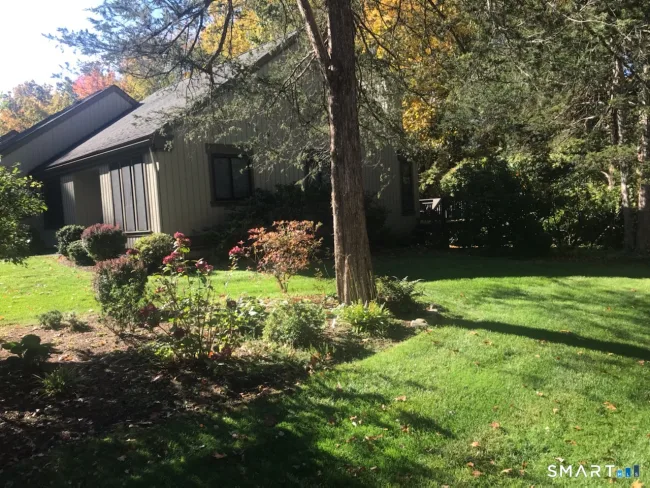 24 Heritage Crest #B, Southbury, CT