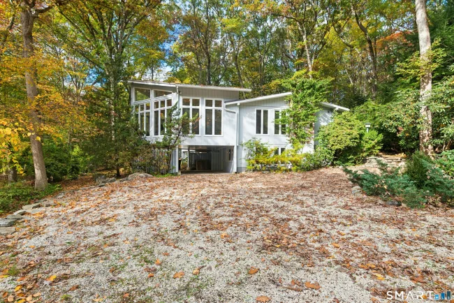 16 Big Oak Circle, Stamford, CT
