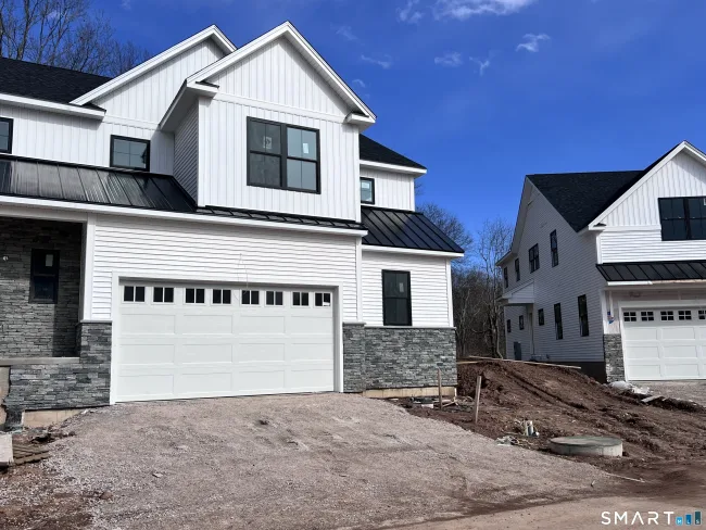 26 Village Circle #26