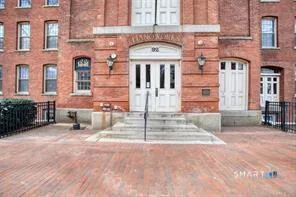 92 Main Street #205