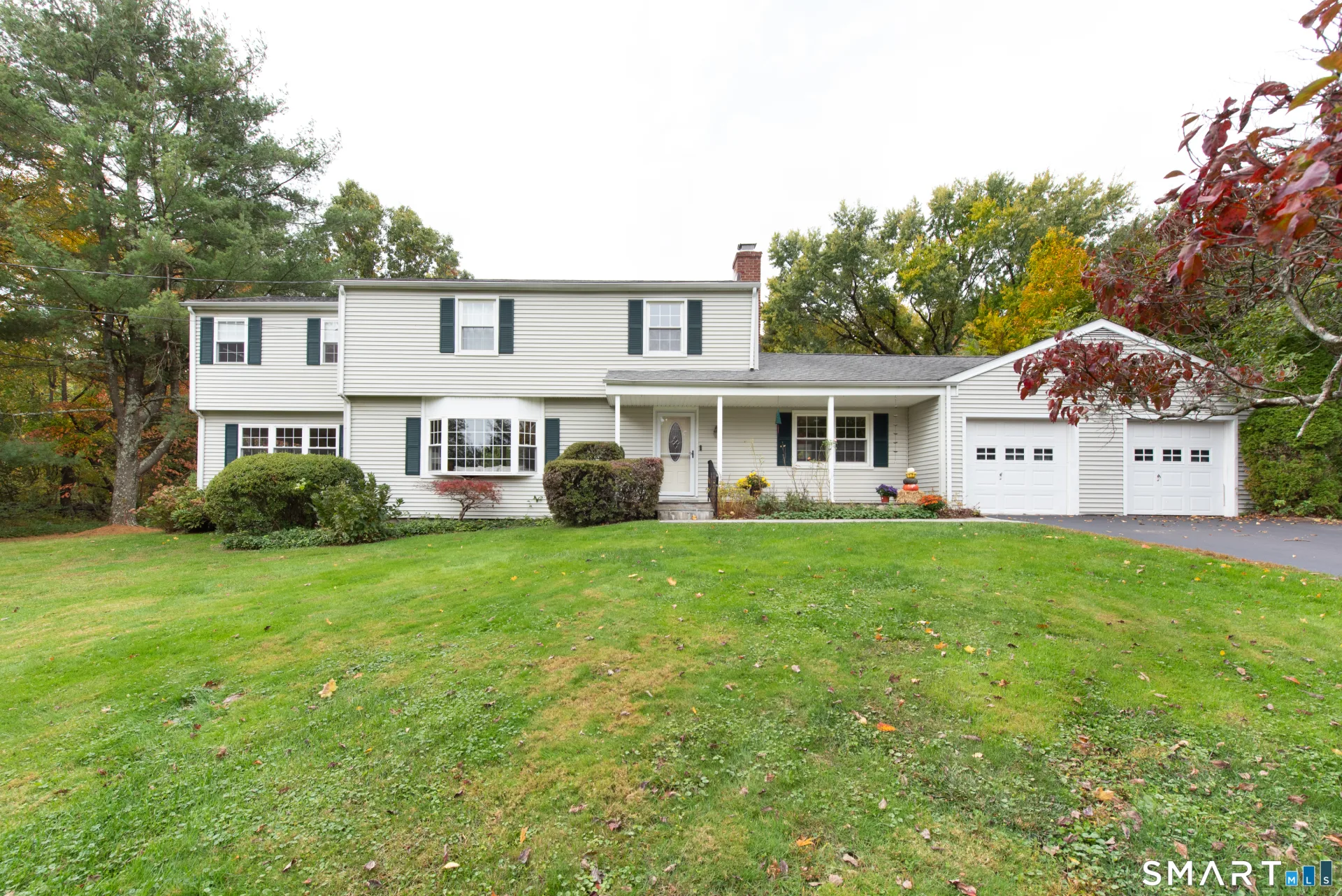 15 Longview Road, Trumbull, CT