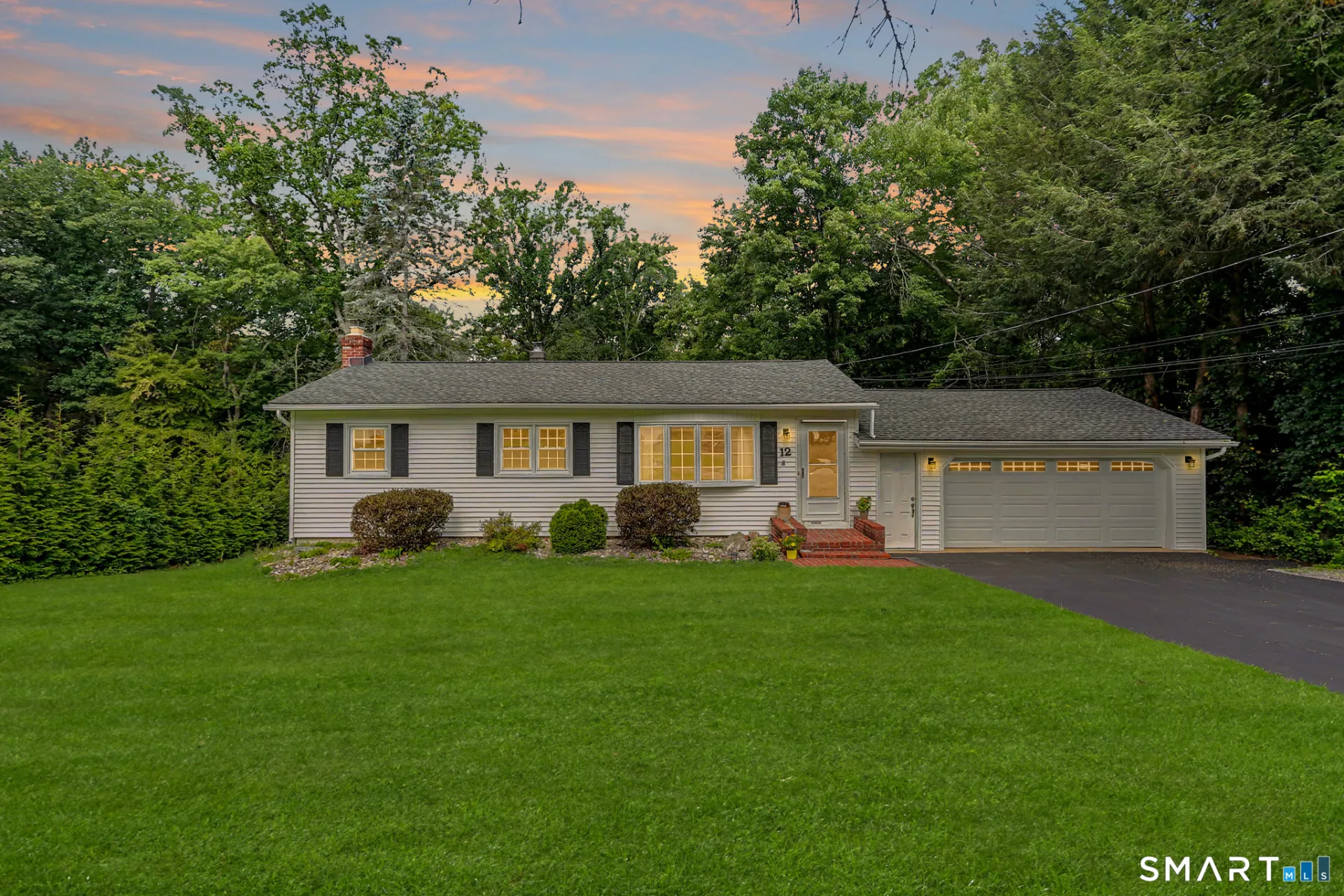 12 Cedarwood Lane, Shelton, CT