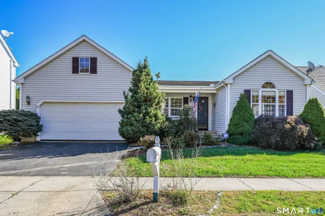 126 Rolling Green, Middletown, CT