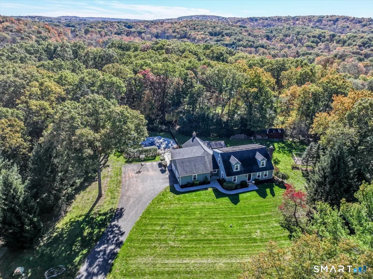 104 Pepper Tree Hill Lane, Southbury, CT