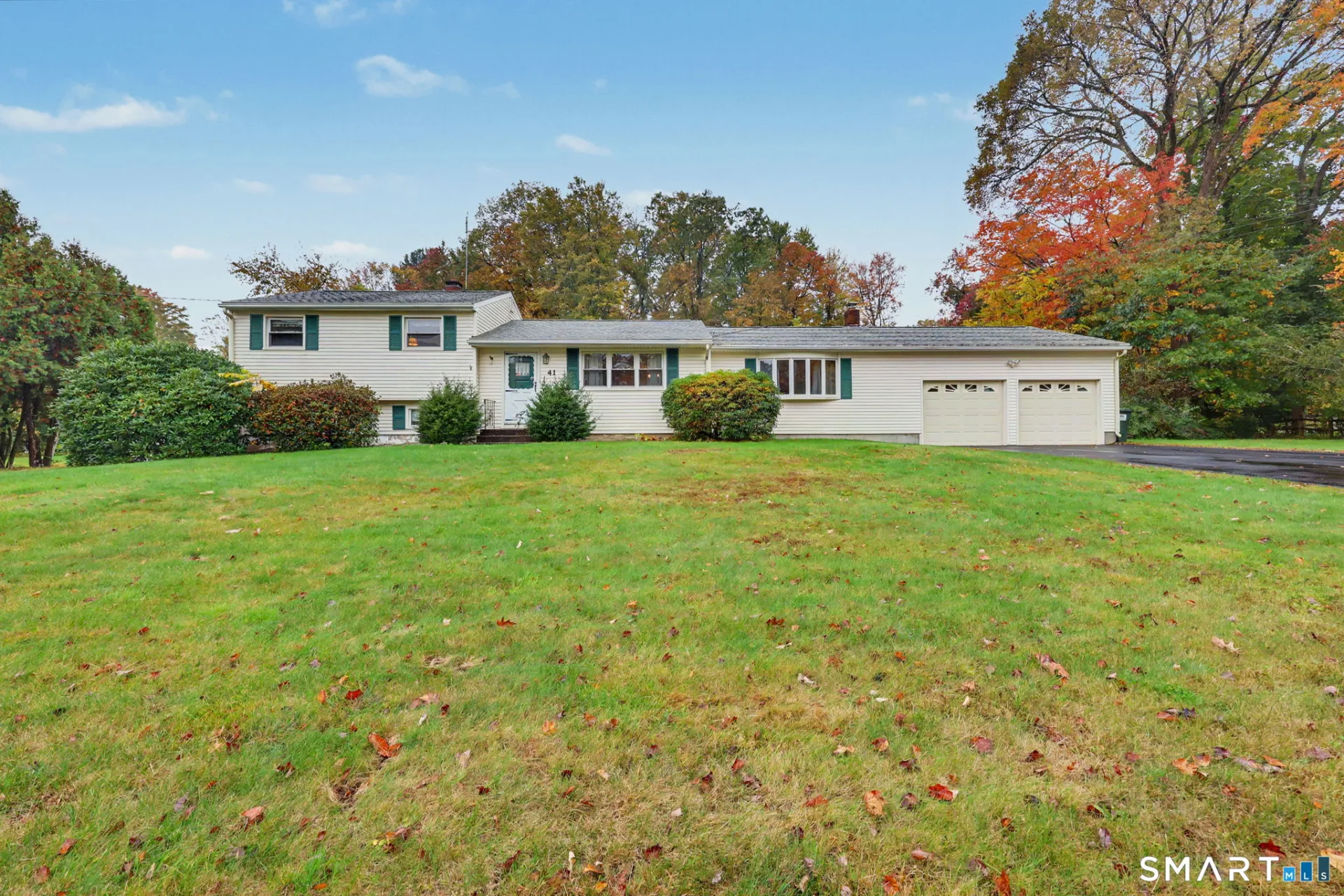 41 Woodlawn Road, Monroe, CT