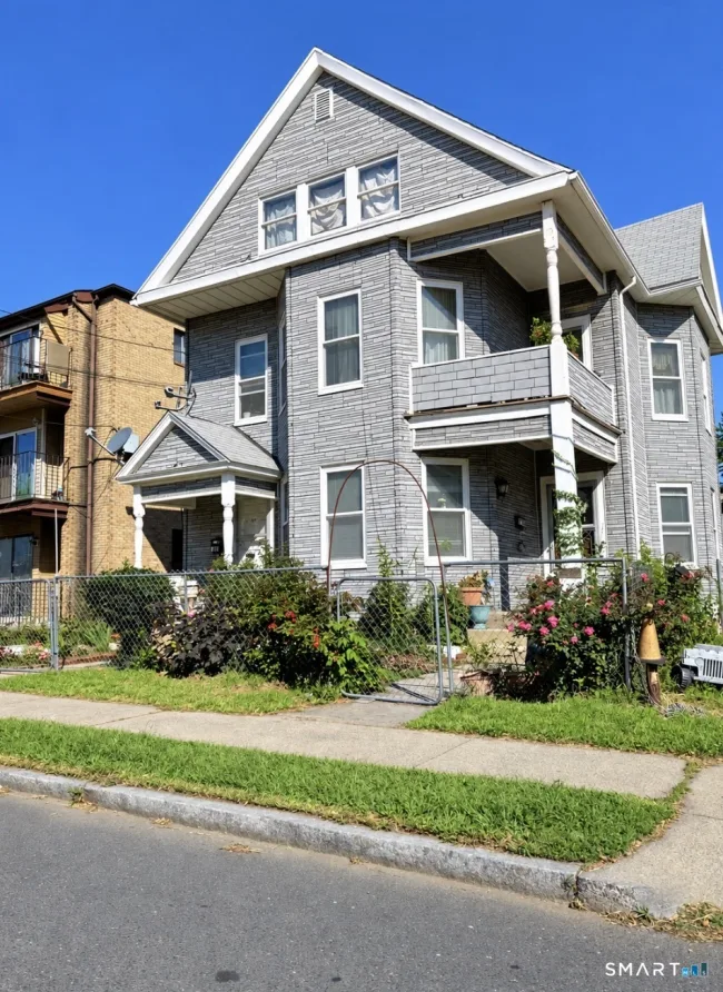 104 Bond Street