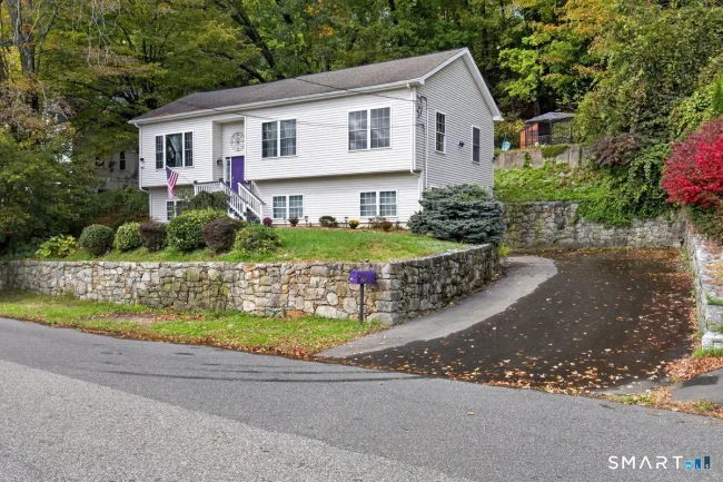 35 Woodbridge Avenue