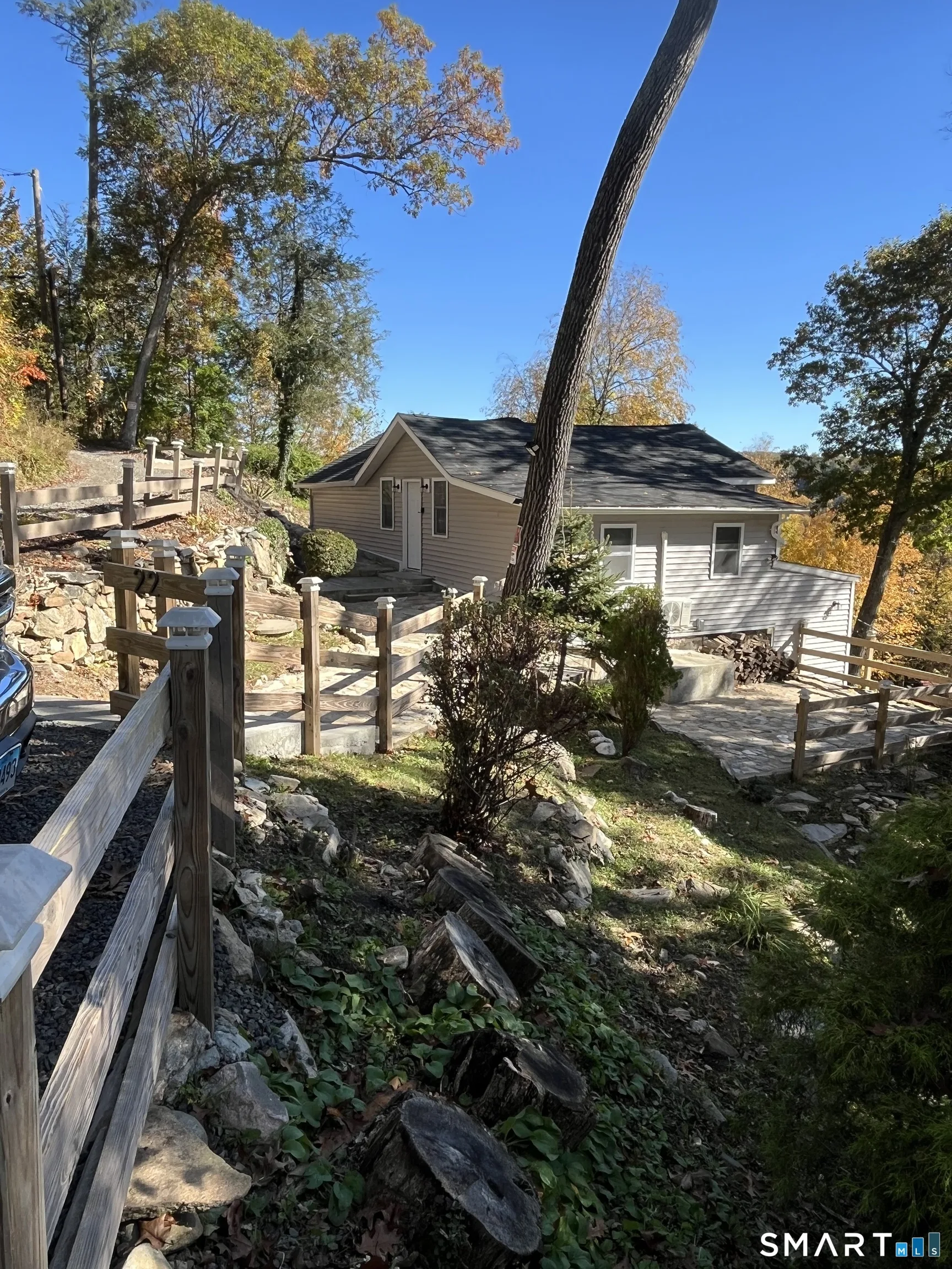 22 Hemlock Trail, Newtown, CT