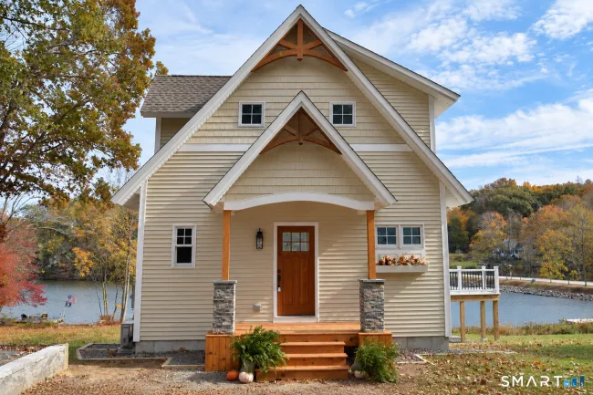 14 Ashford Lake Drive
