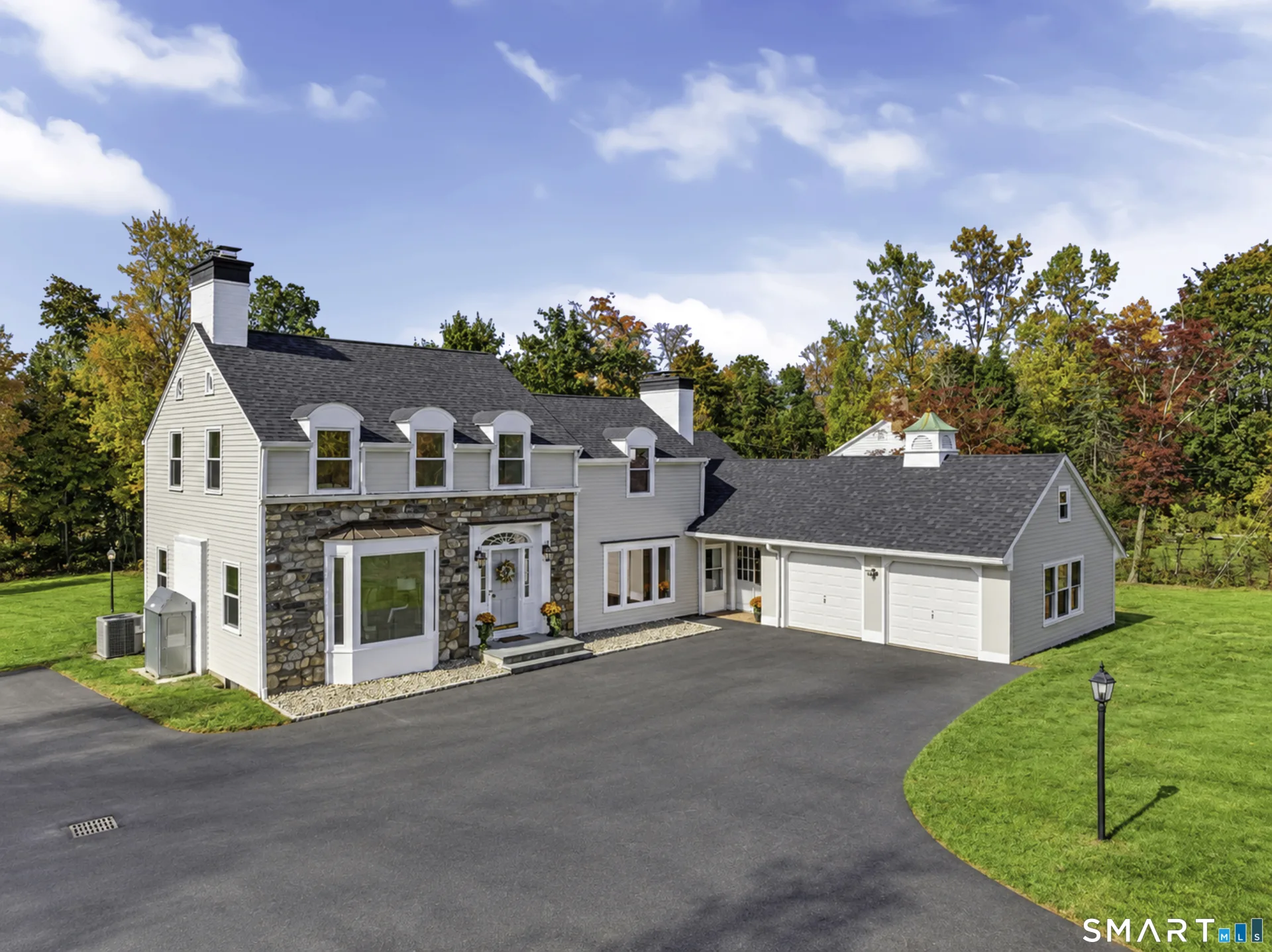 100 Whisconier Road, Brookfield, CT